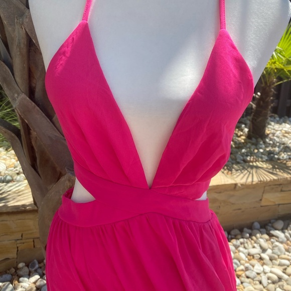 Hot 🔥 Pink! 💖 NWT maxi size M Hot Pink v front, open sides, back straps-New! - Picture 3 of 10